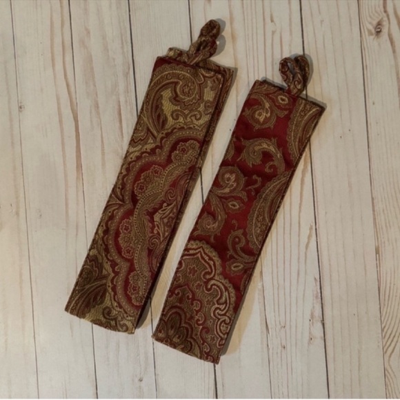 Window drapes - Picture 11 of 13